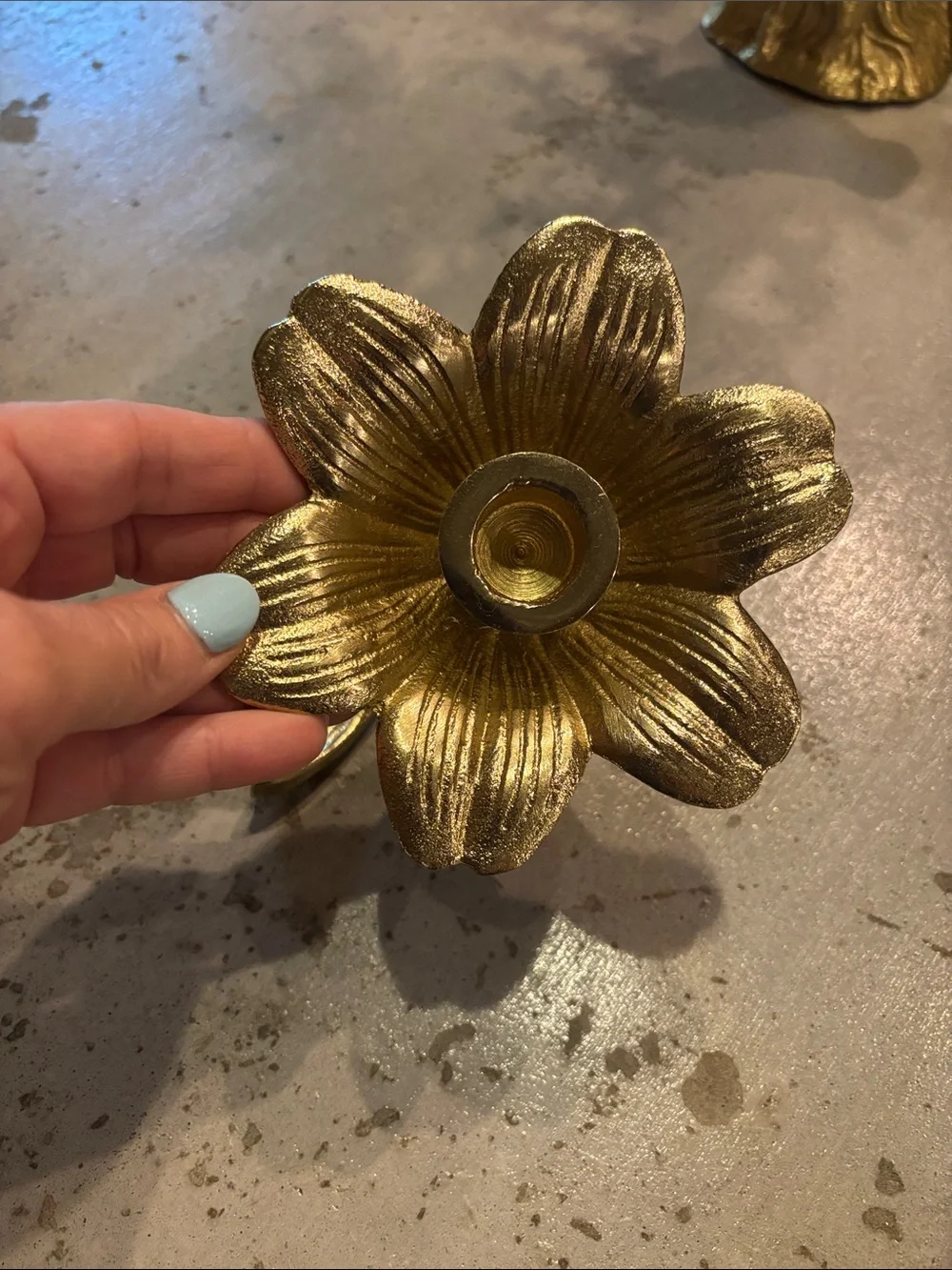 N/A elegant gold